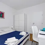 Koky アパート マカルスカ